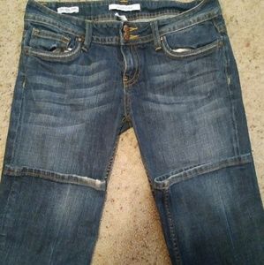 Like new distressed Vigoss Jeans.
